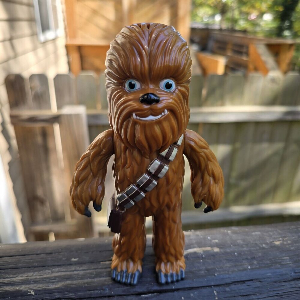 Bop It! Electronic Game Star Wars Chewie/Chewbacca Edition Works great